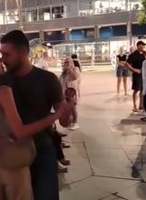Par iz Beograda pleše na Arsenovu pjesmu