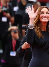 Julia Roberts u Versace haljini u Veneciji