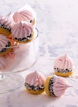 Ružičaste puslice s čokoladom i kokosom