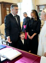Andrej Plenković s obitelji u posjeti Papi Lavu XIV.