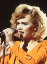 Tatjana Matejaš Tajči u legendarnim haljinicama na Jugoviziji i Euroviziji 1990. godine - 4