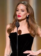 Angelina Jolie na dodjeli Oscara 2012.