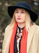 Plavokosa dama iz centra Zagreba u upečatljivim najlonkama - 3