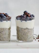 Chia puding s jogurtom bez laktoze i borovnicama