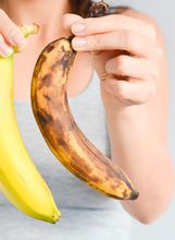 Kako banana postaje sve zrelija i počinje se osipati smeđim točkicama, u njoj se znatno povećava razina šećera