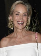 Sharon Stone u bijelom kombinezonu - 2