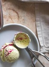 Sladoled od pistacije i maline