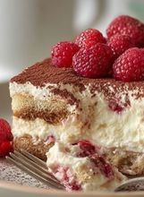 Sladoledni tiramisu s malinama