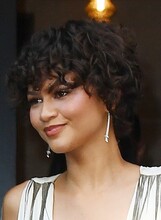 Zendaya ima novu frizuru