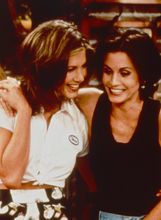 Jennifer Aniston rođena je u znaku vodenjaka, a Courteney Cox u znaku blizanca
