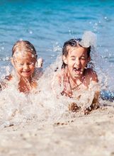Djeca na plaži