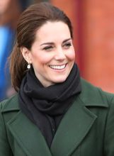 Catherine Middleton u čizmama s tankom visokom potpeticom - 7