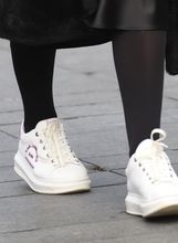 Bijele tenisice popularan su izbor među damama i gospodom na zagrebačkoj špici