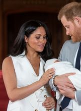Meghan Markle i princ Harry 8. svibnja predstavili su svijetu svog sinčića