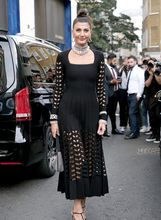 Mala crna haljina - 1