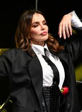 Severina je za koncert u Slavonskom Brodu odjenula odijelo u kombinaciji s kravatom i korzetom