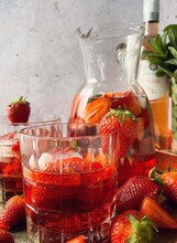 Sangria s jagodama