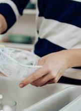 Pranje plastične posude s poklopcem