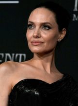Angelina Jolie s djecom na premijeri filma \'Gospodarica zla 2\' - 4