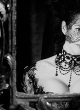 Monica Bellucci u filmu Brotherhood of the Wolf