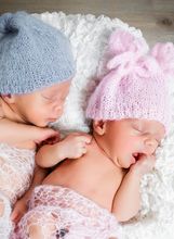 Novorođeni dječak i djevojčica