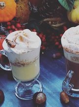 Pumpkin spice latte i pumpkin spice vruća čokolada