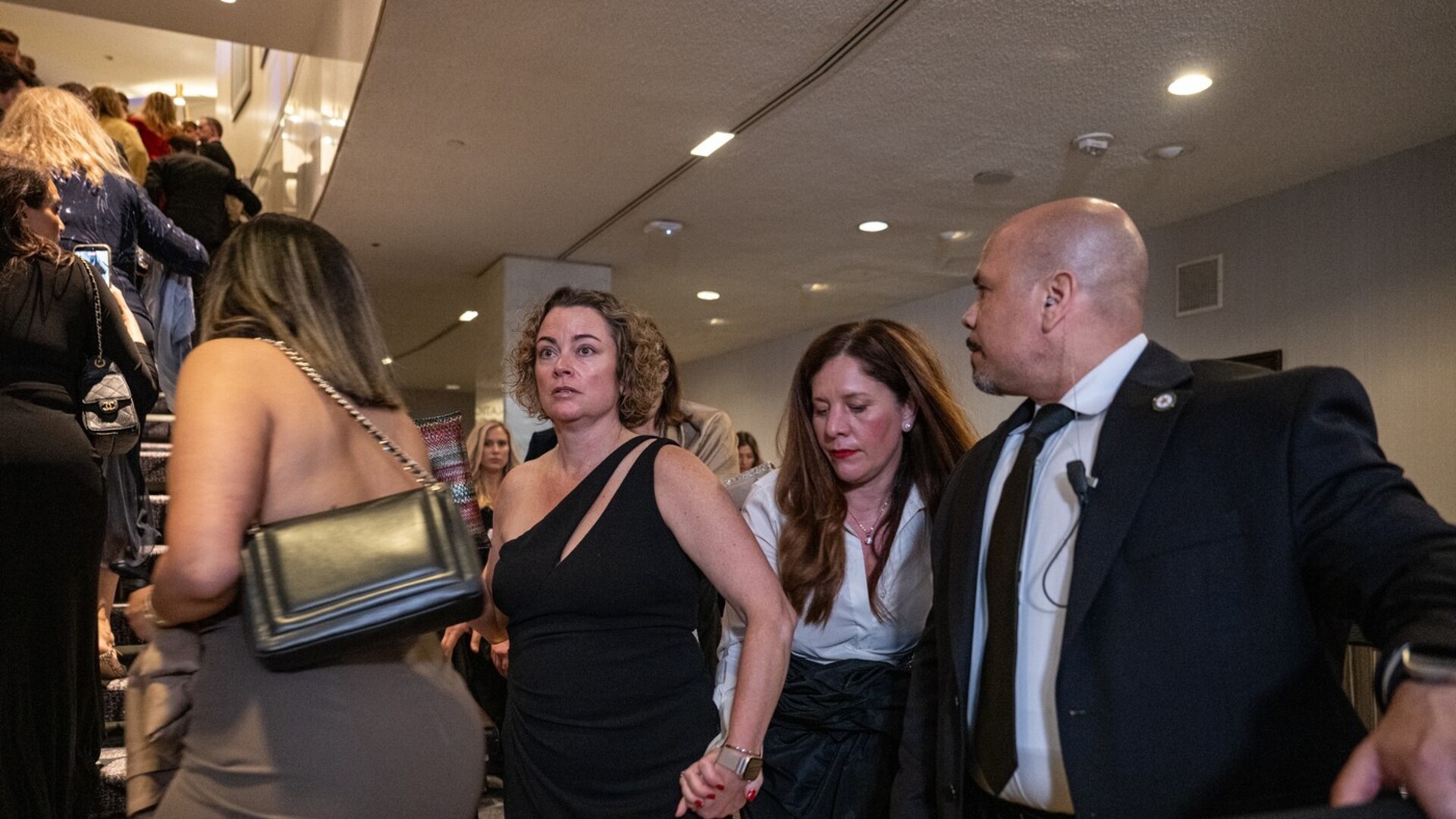 FOTO Dramatični prizori nakon pucnjave u Washingtonu: Fotografije otkrivaju kako je izgledala evakuacija