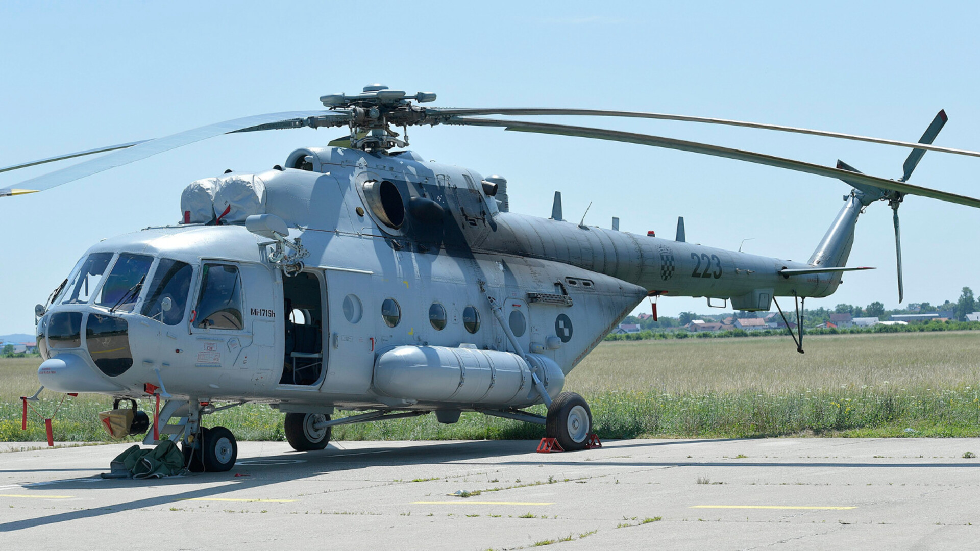 Vojni helikopter hitno prevezao životno ugroženog dječaka