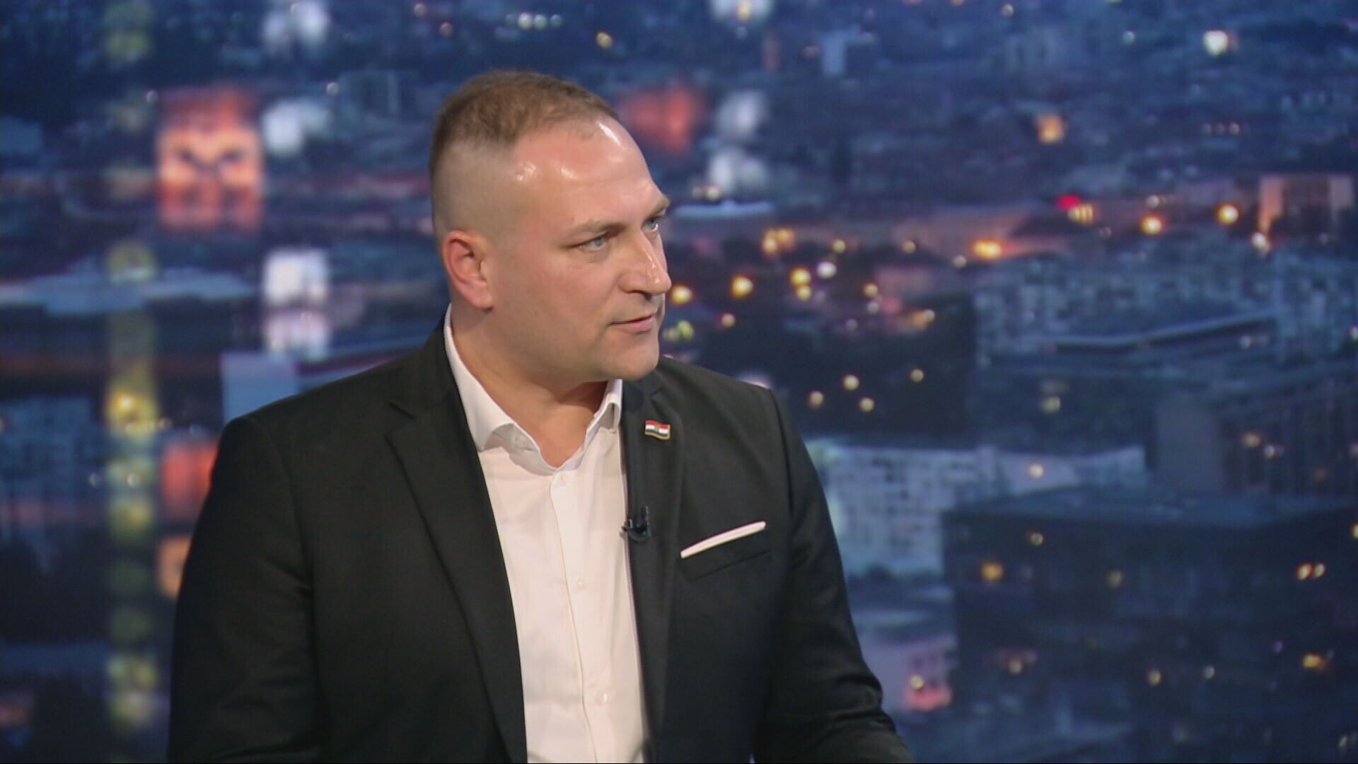 Je li izgradnja megafarmi spas za proizvodnju ili presuda selima? Oglasio se ministar: 