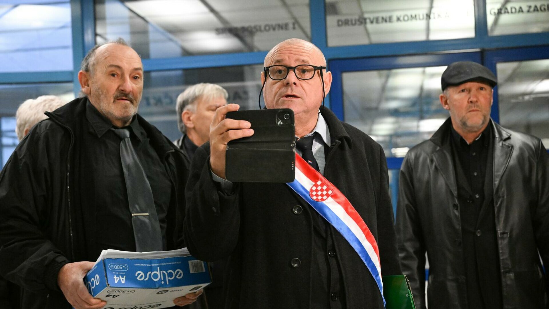Incident u DIP-u, došao predati potpise pa je nastao kaos: "On je pobjegao kao ratni dezerter i Titov gardist"
