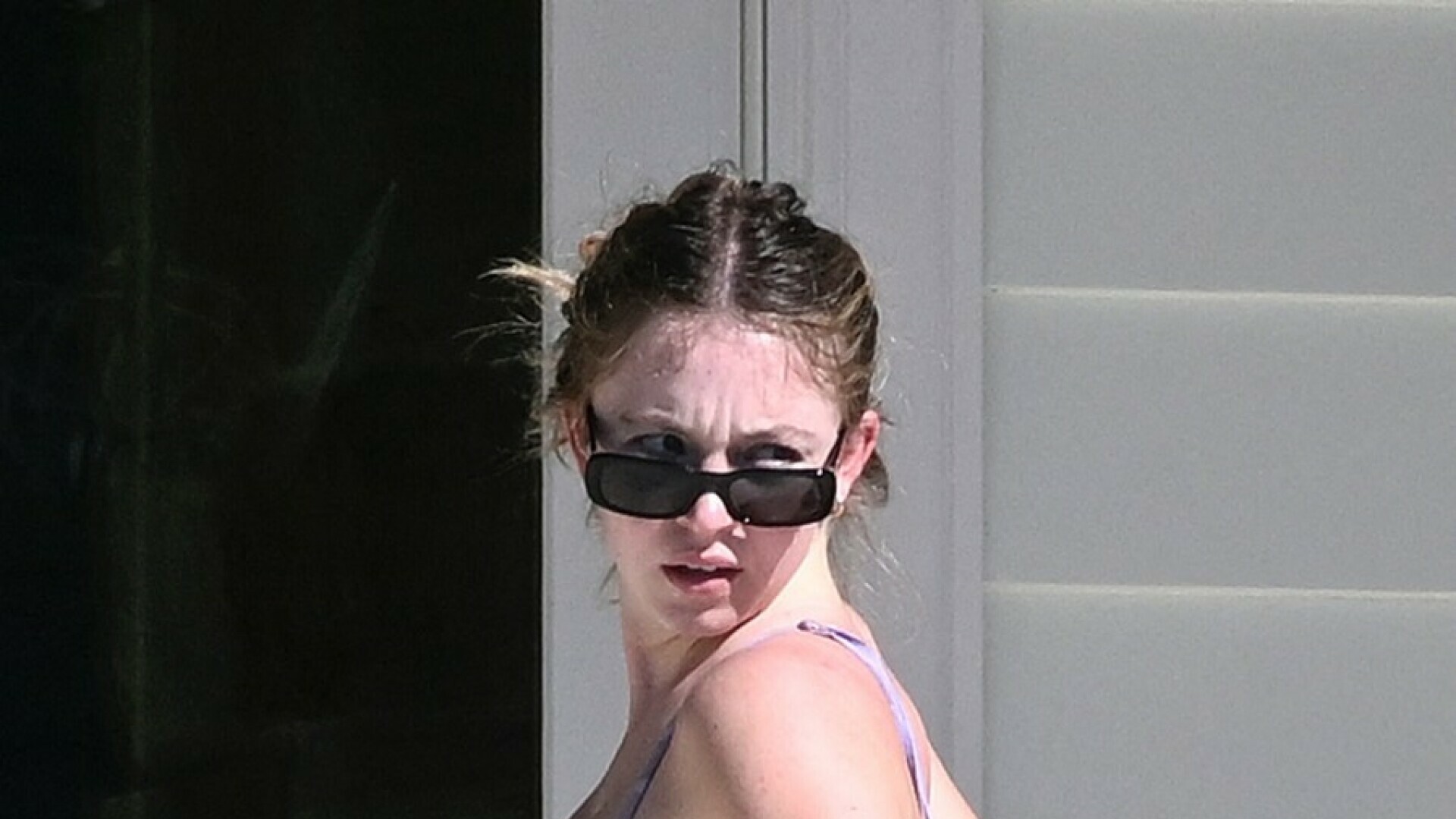 Najveću seks-bombu današnjice paparazzi prate u stopu, evo kakav je