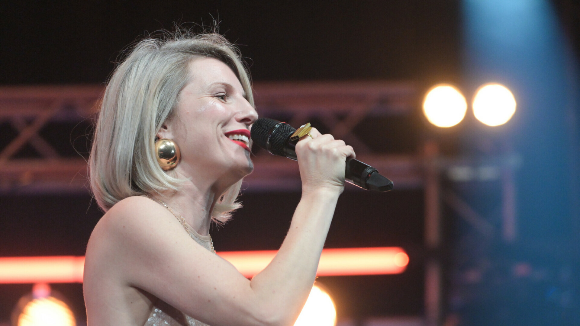 Šljokičasti koncert za prvi solo album i 20 godina karijere "Treba iza