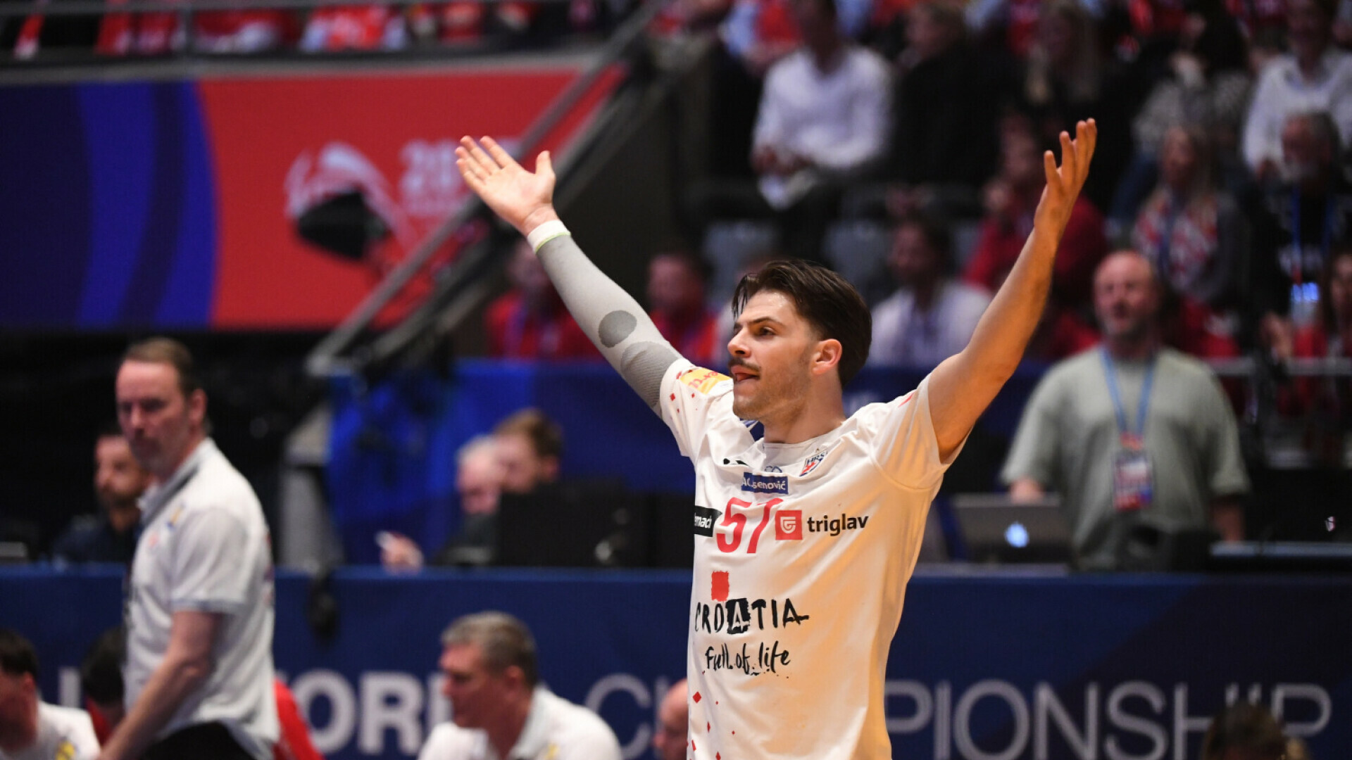 Evo kako je Filip Glavaš reagirao kad su ga pitali za ljubavni status!