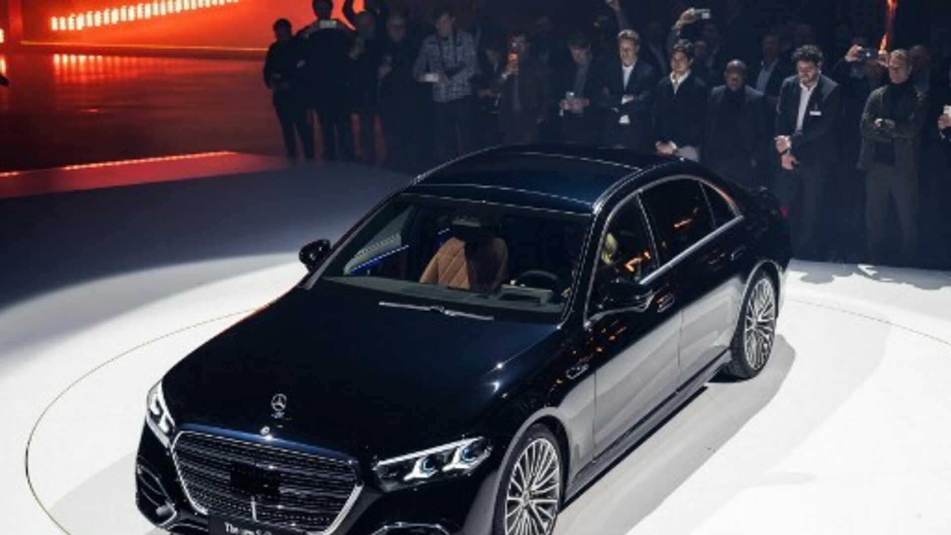 Iako su pod sankcijama, kanal radi bez zastoja: Pomoću ovog trika luksuzni automobili završavaju u Rusiji