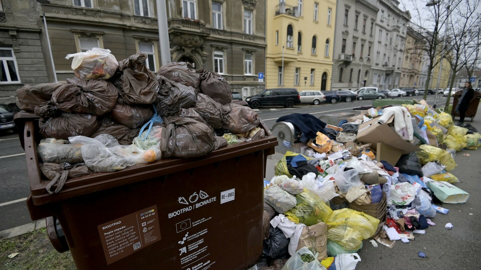 FOTO Gnjusni prizori iz metropole: Trećeg dana štrajka Zagreb se guši u  smeću