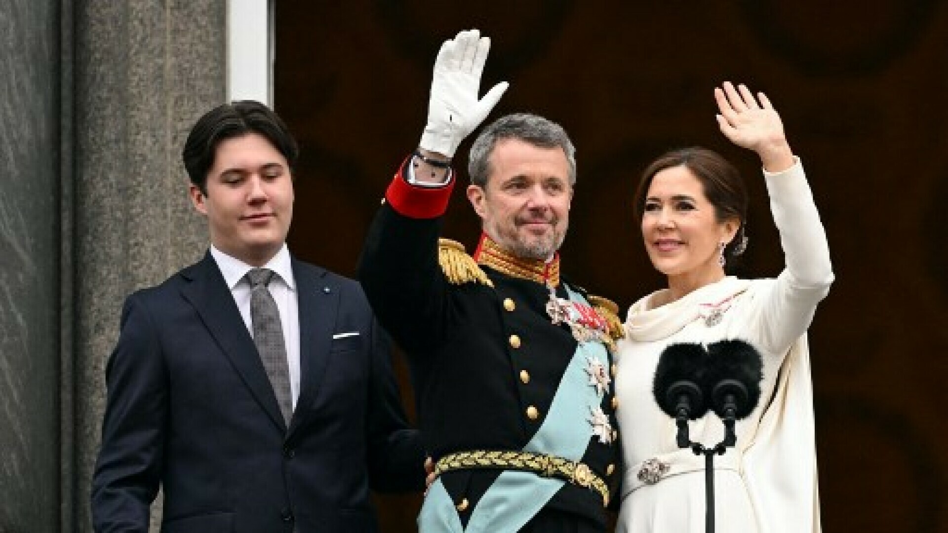 FOTO Deseci tisuća ljudi okupili se kako bi svjedočili povijesnom ...