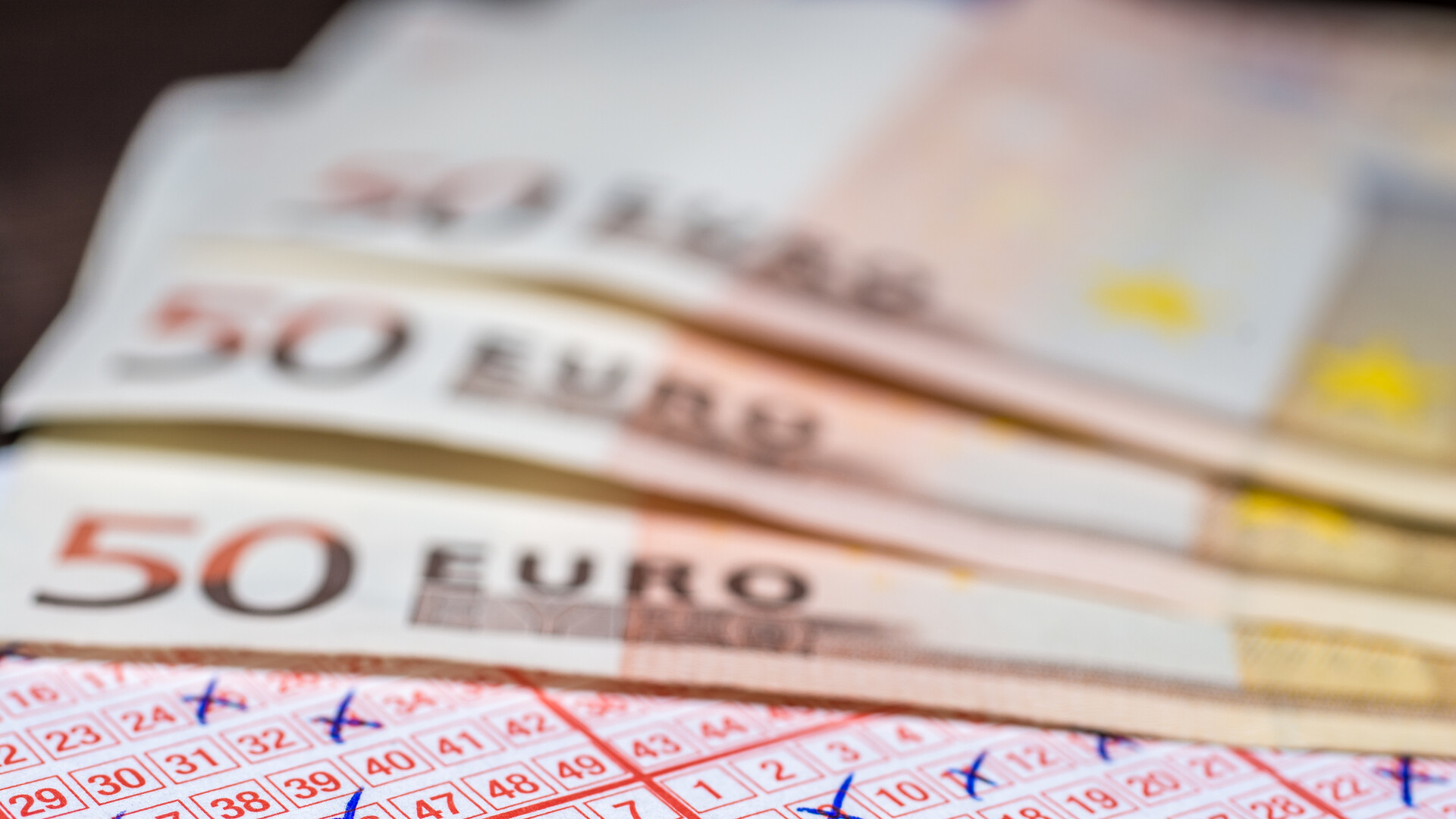 Sretnik iz Hrvatske osvojio više od 400 tisuća eura na Eurojackpotu! Evo gdje ide novac... Kép