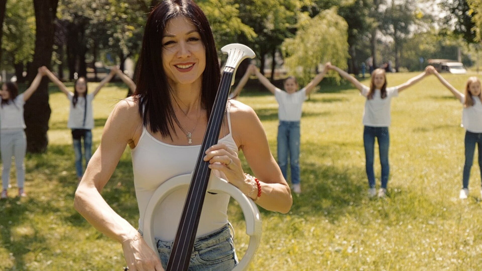 Ana Rucner udružila je snage sa svojim partnerom te su zajedno podržali ...