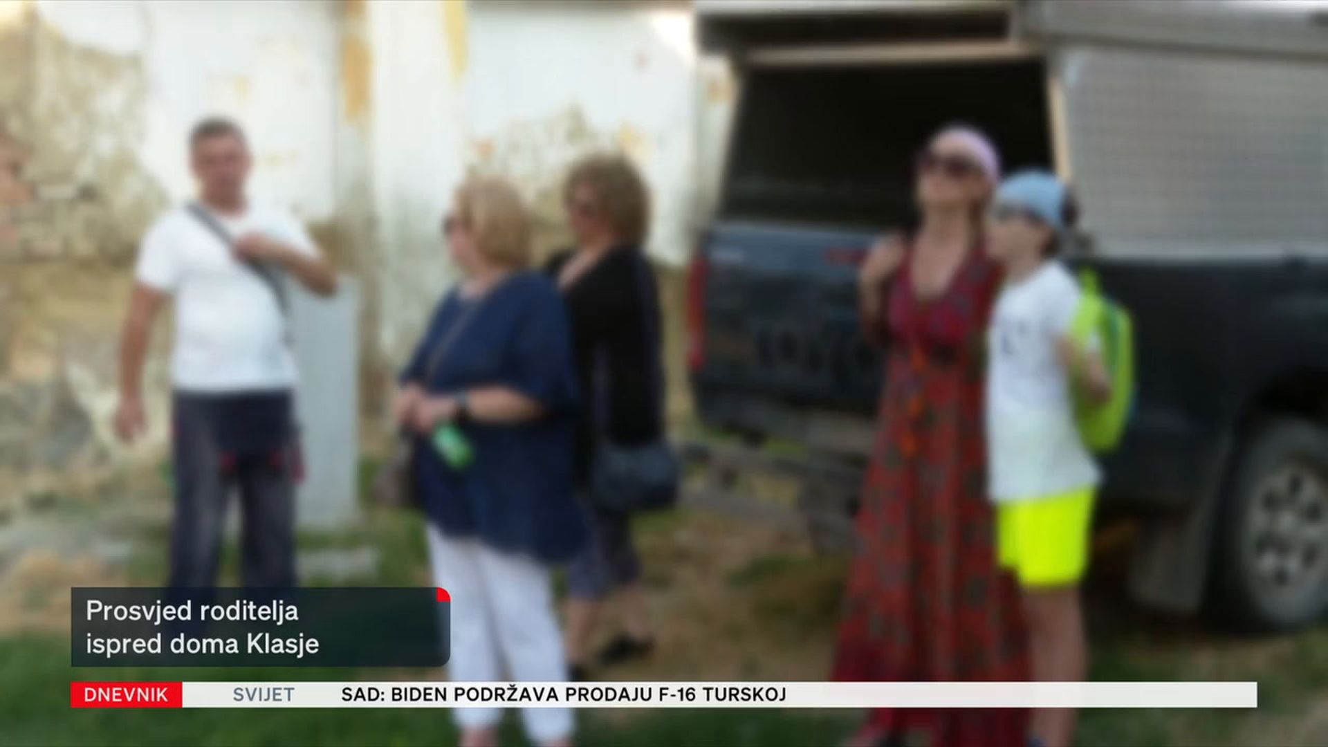 Prosvjed roditelja ispred doma Klasje