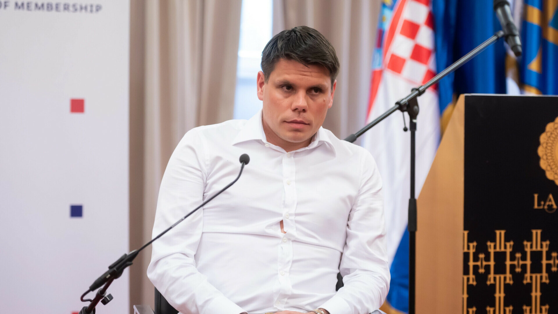 Naš bivši nogometaš povukao se iz javnog života nakon rastave s