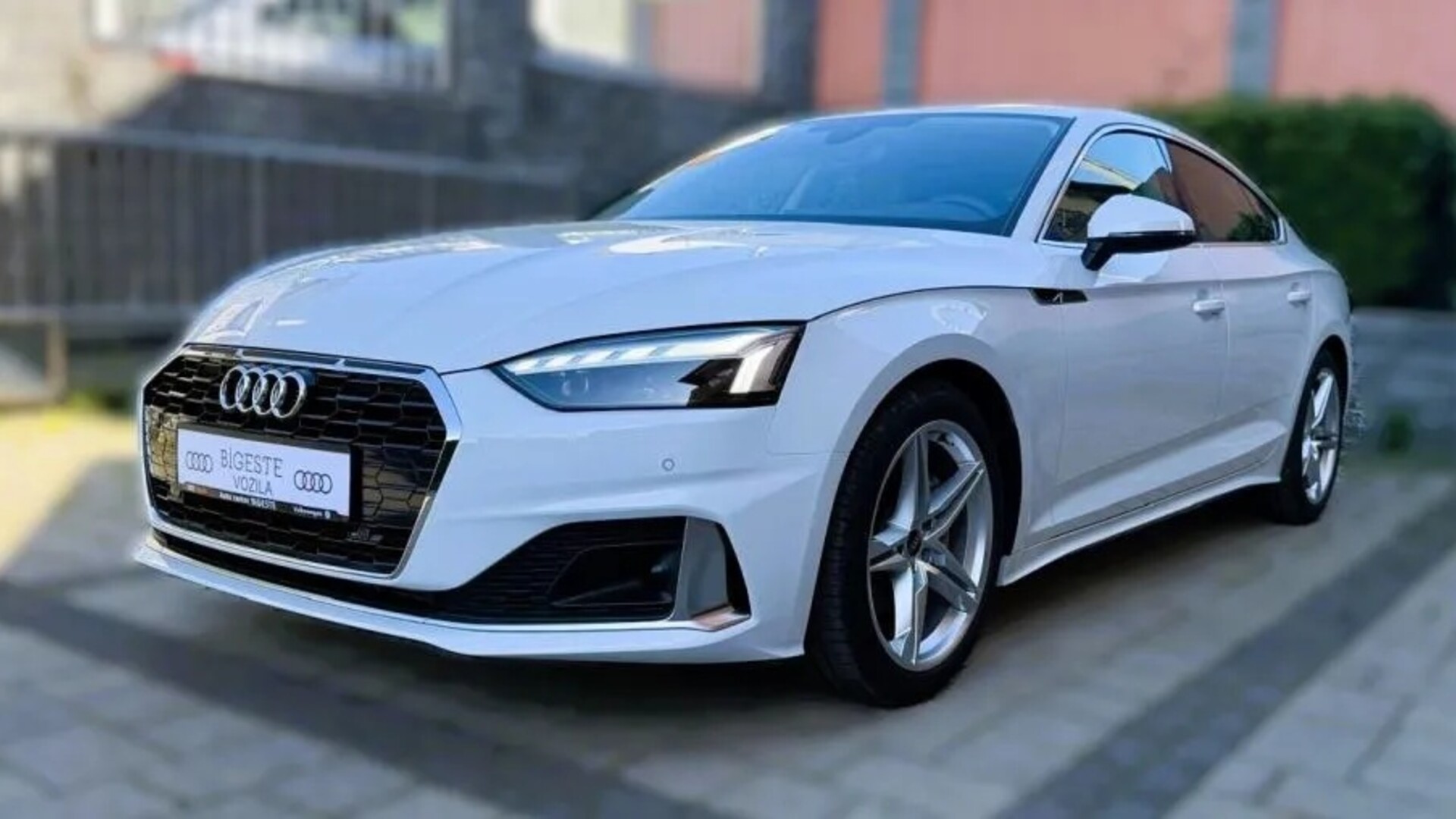 Prodaje se auto koji se smatra jednim od najljepši
