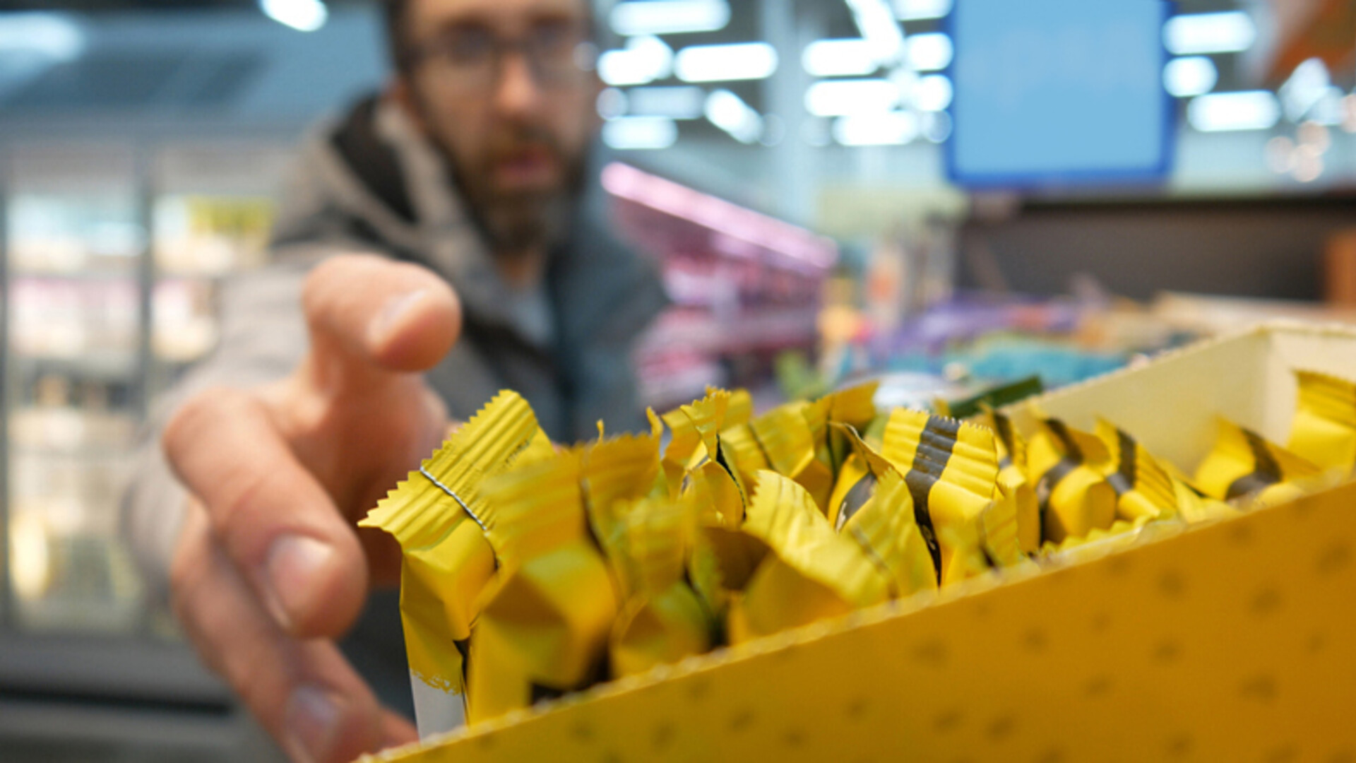 Oprez: Povlači se proteinska pločica, nisu bili oz
