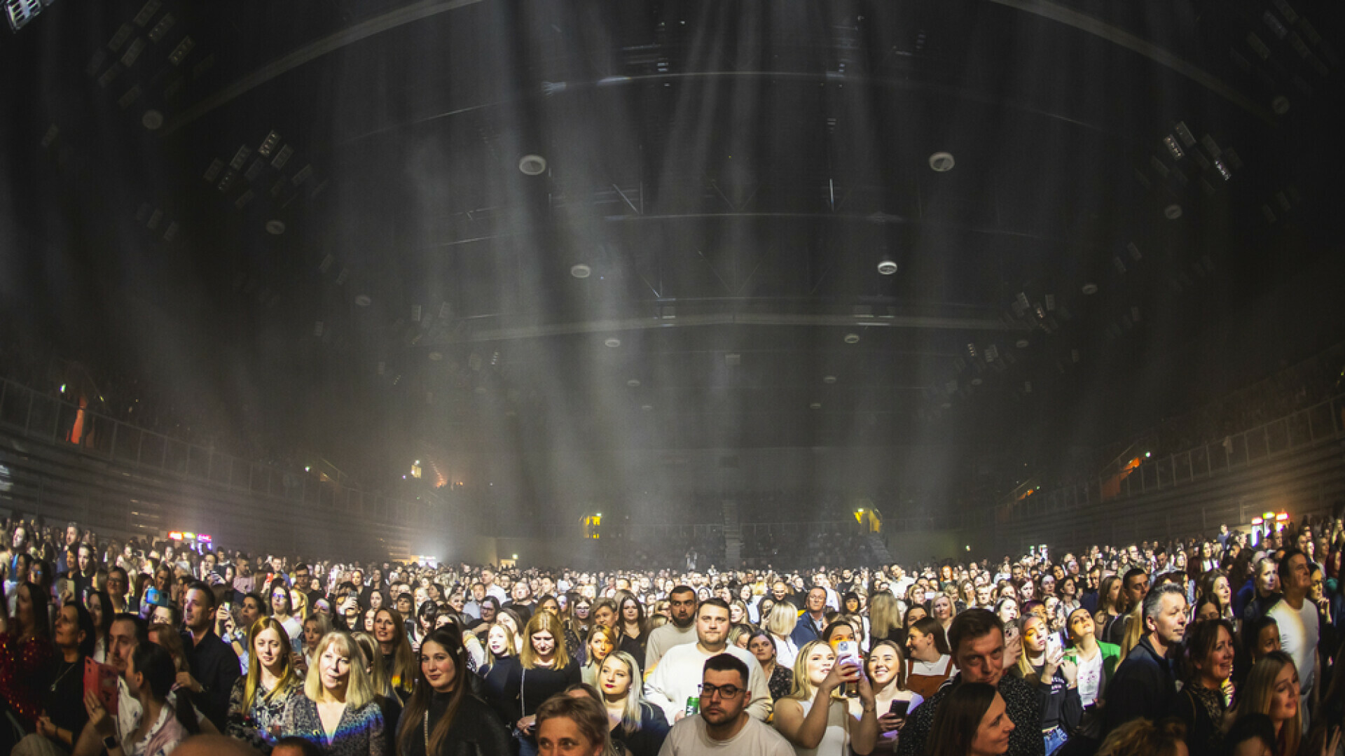 Kako izgleda zgodna supruga Sergeja Ćetkovića? Snimljena je u rijetkom ...
