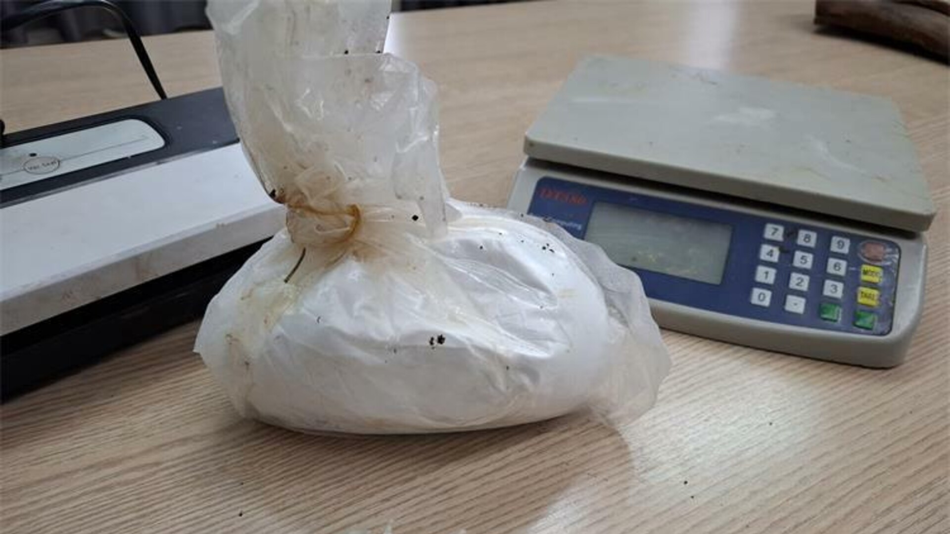 VIDEO Mislili su da će se izvući! Pogledajte gdje su sakrili drogu, oružje, ali i - zaštićene školjke