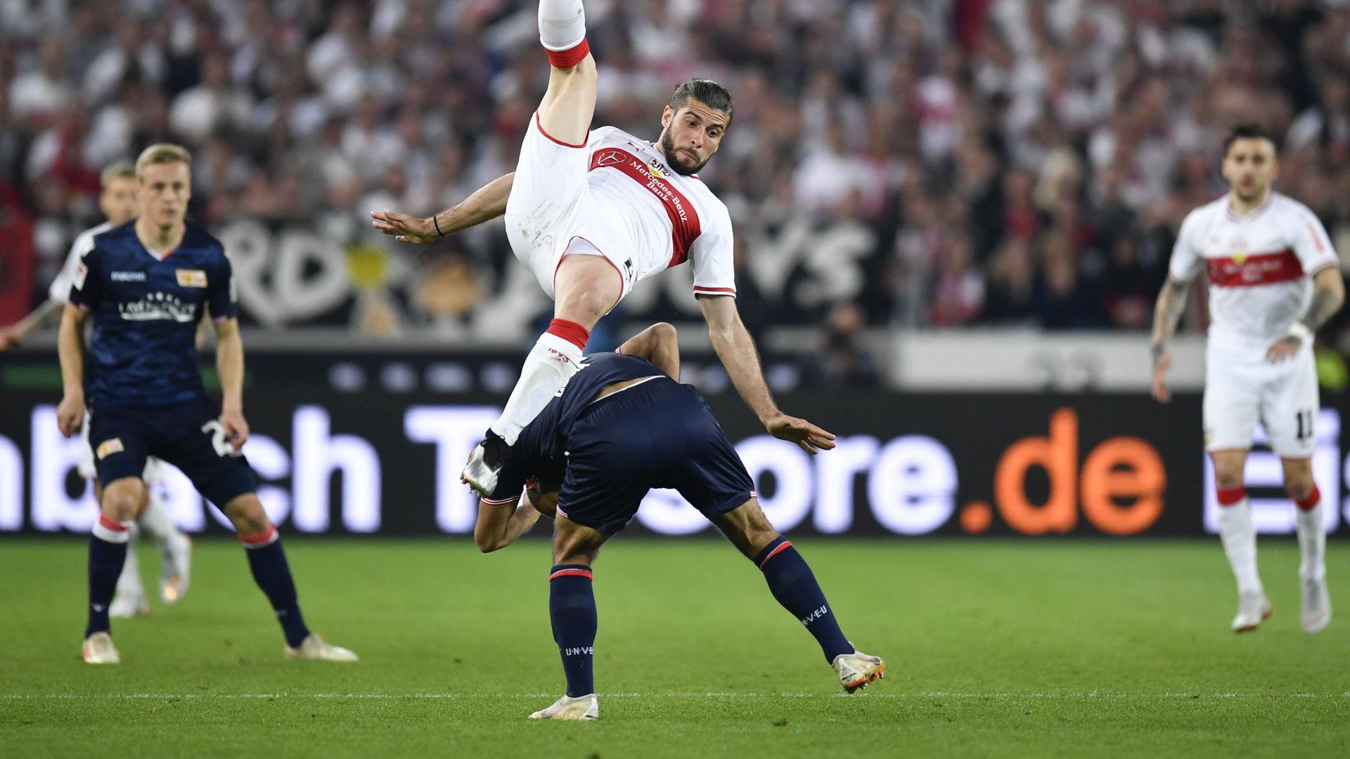 штутгарт унион берлин матч. штутгарт берлин. унион берлин вольфсбург. чемпион германии по футболу штутгарт. Selim erkaya германии штутгарте.