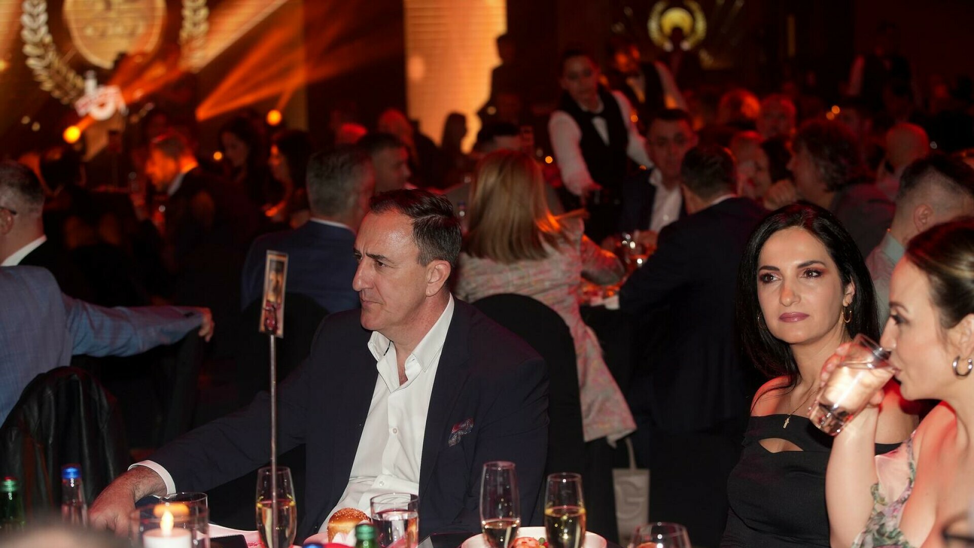 Kako izgleda zgodna supruga Sergeja Ćetkovića? Snimljena je u rijetkom ...