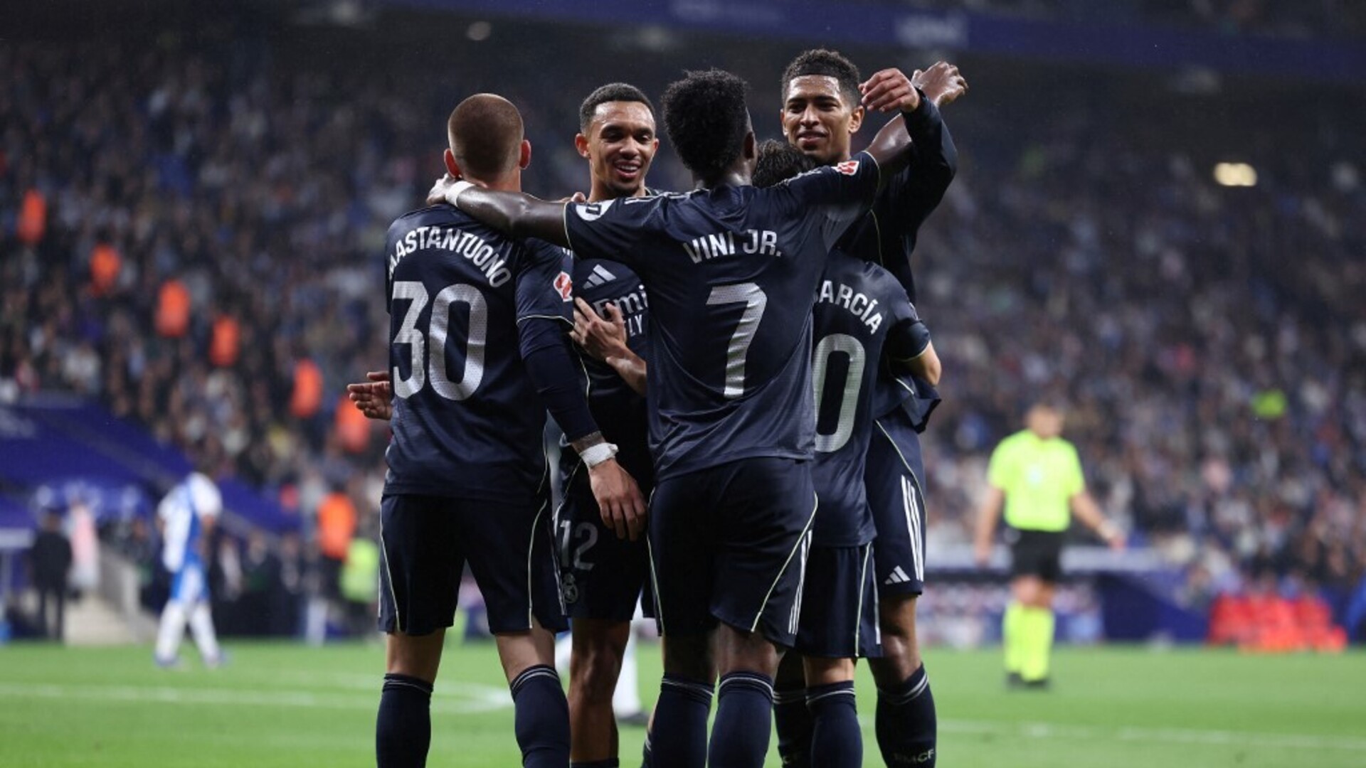 Vinicius Junior s dva majstorska gola odgodio proslavu Barcelone, Real smanjio zaostatak na 11 bodova — image 2
