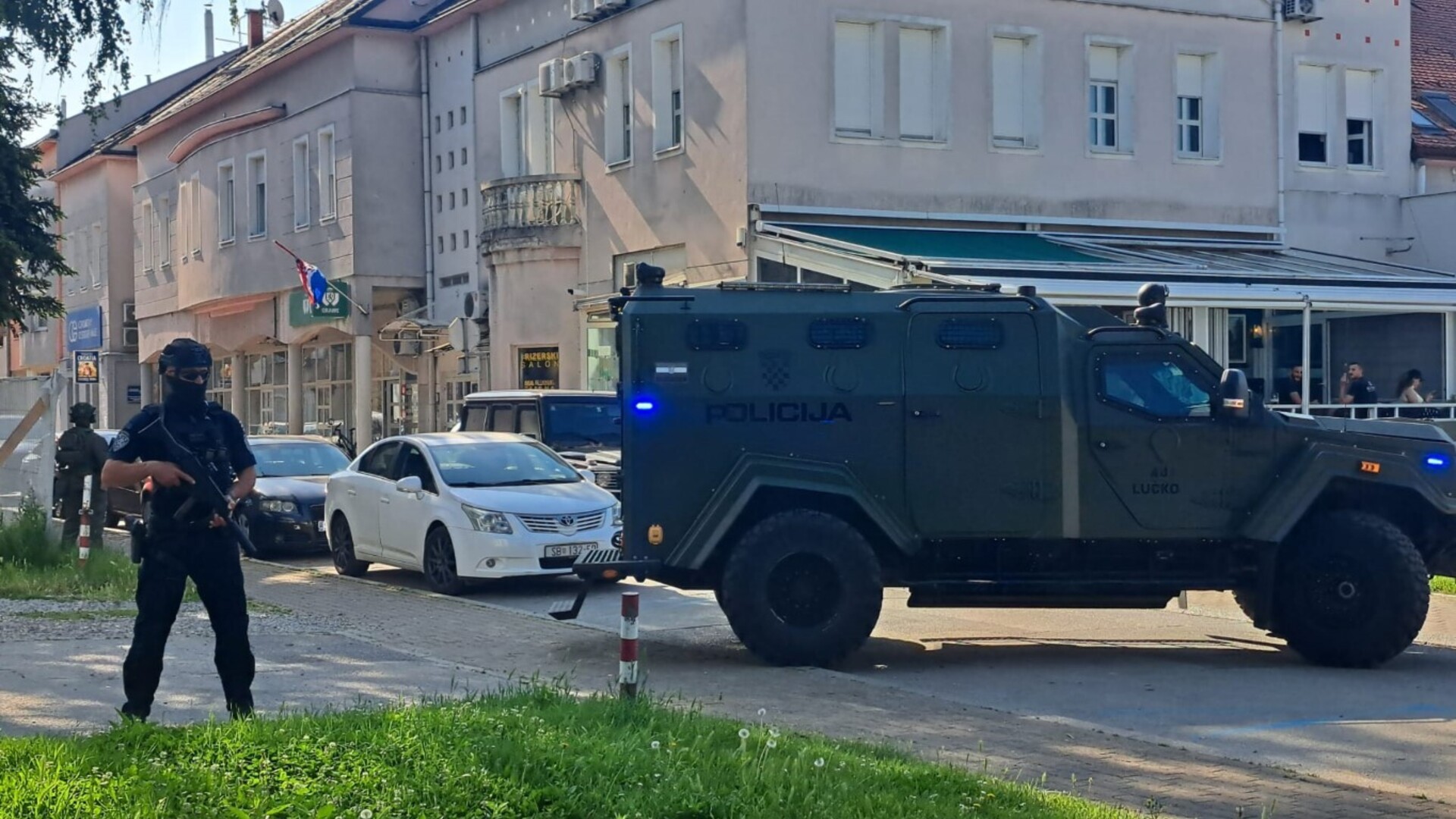 FOTO Duge cijevi na ulicama grada na istoku Hrvatske: Otkriveno koga prate