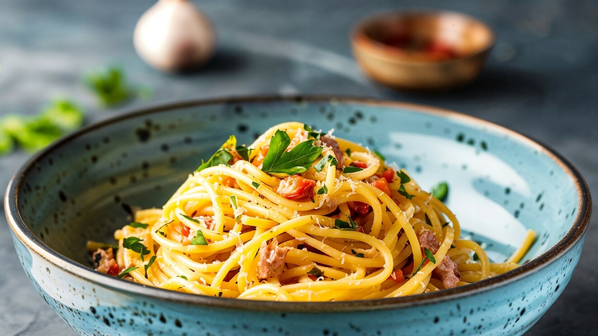 Chutný život 62948962-carbonara Špagety Carbonara: Lahodné recepty s masem a sýrem, které si zamilujete! Večeře  