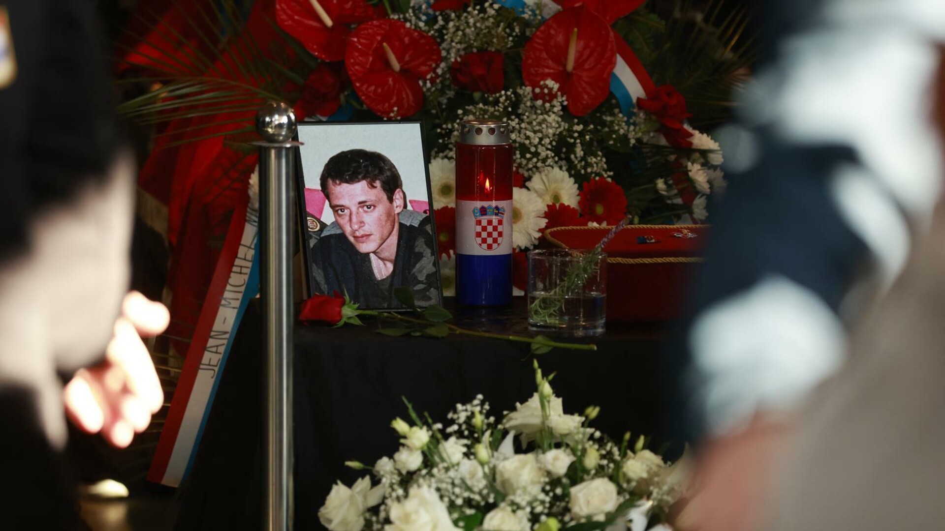 Uhićen muškarac: Pred Nicolierov pogreb napisao "Iskopaše to plaćeničko govno. Hvala Arkanu"